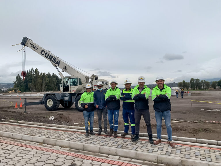 Equipo de trabajo de gruas corsa